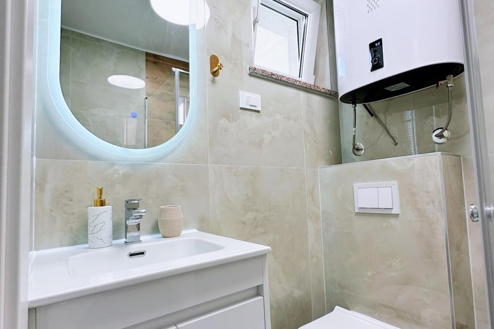 Sea View Apartment Rijeka-free Parking-6 People