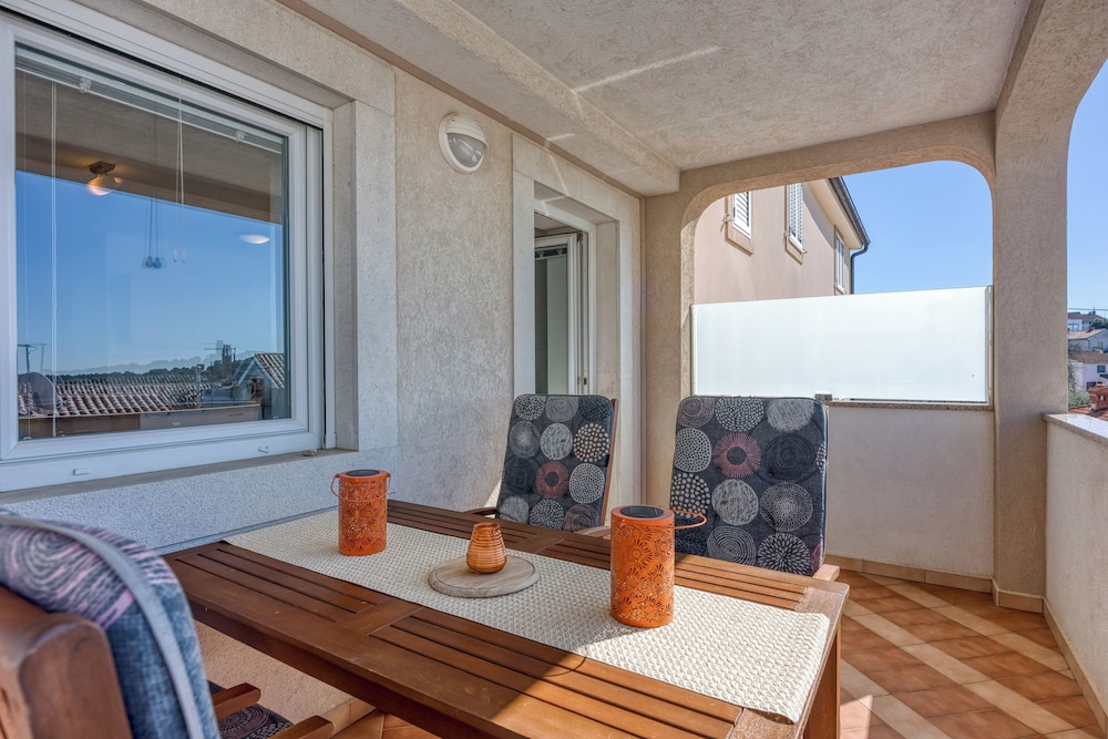 Apartment Jakara 2