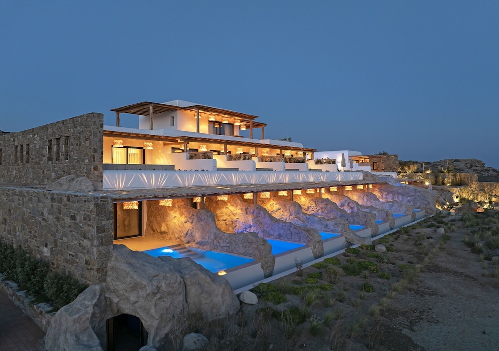 WhiteArt Suites