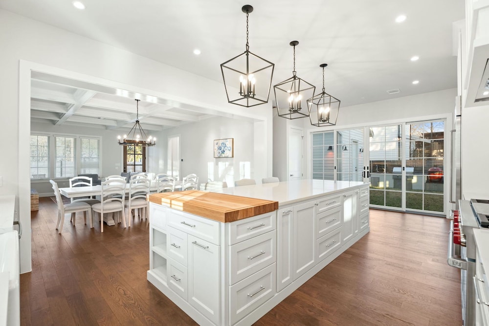 Gated 5 Bedroom Walkable to East Austin - Image 4