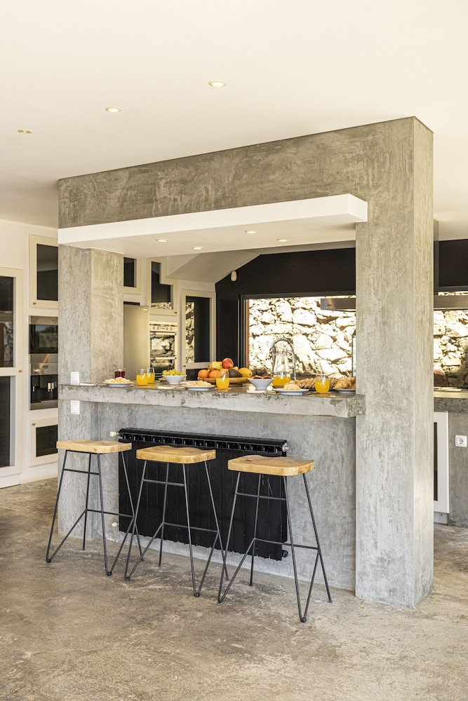 Carmim Villa by Cadenzalux