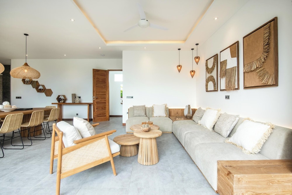 Brand New 4br Villa 400 to Finns Canggu