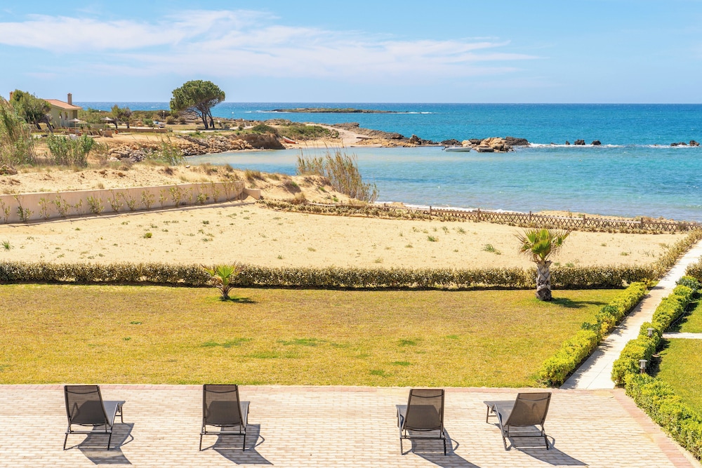 Sandoa Residence