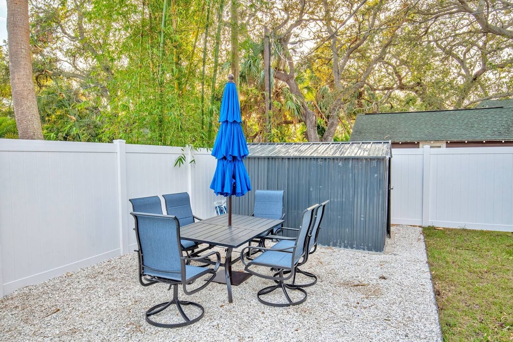Downtown Gulfport Heated Pool