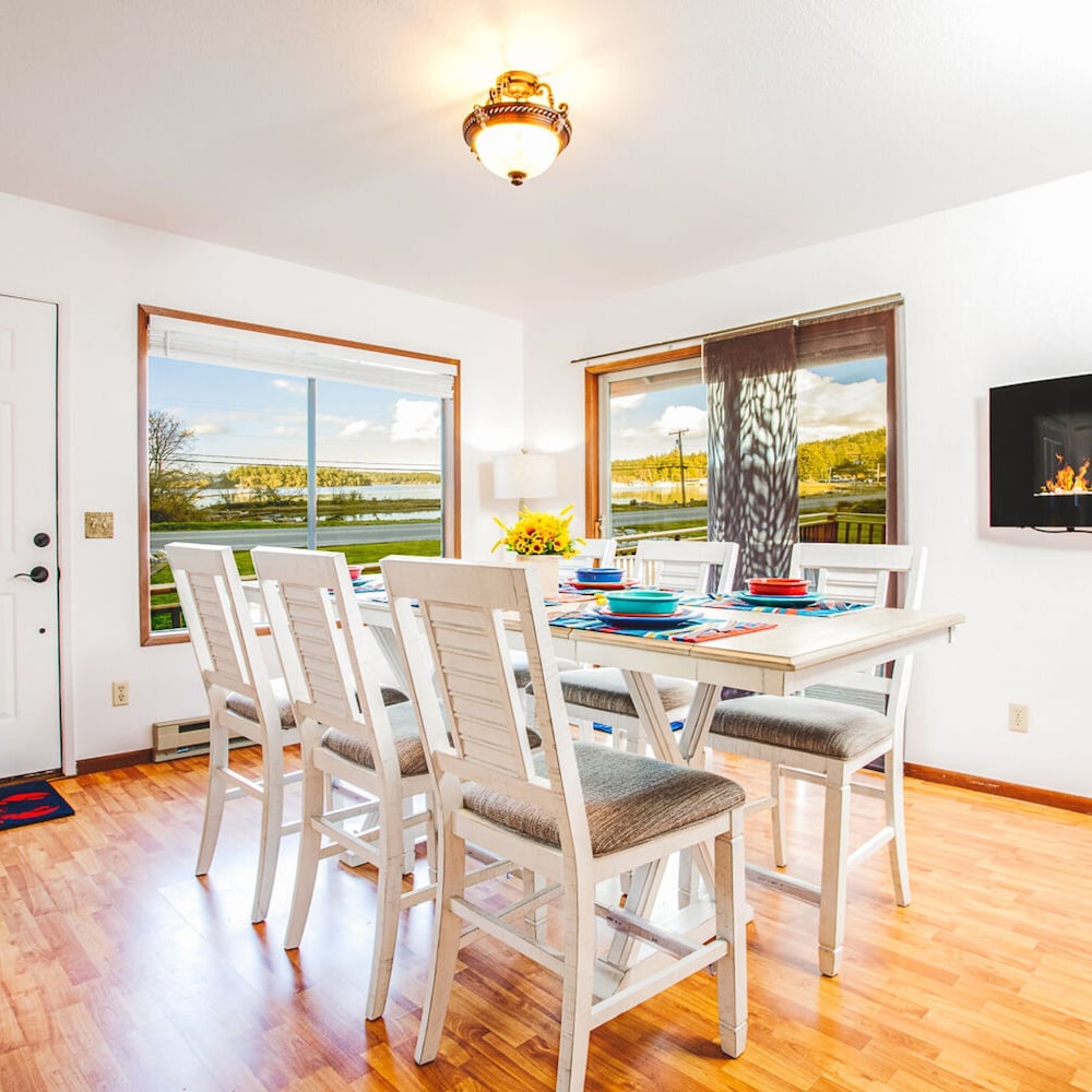 Cornet Bay Cottage in Oak Harbor