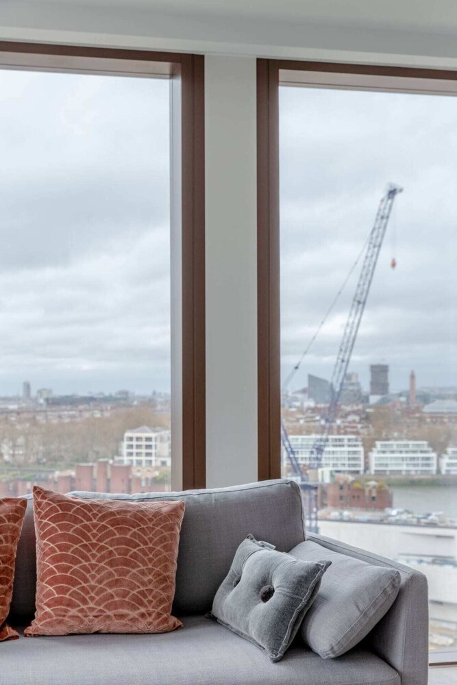Luxurious 3 Bedroom Flat by the River Thames - Vauxhall