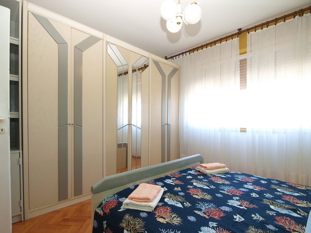 Apartment 1922 view 3