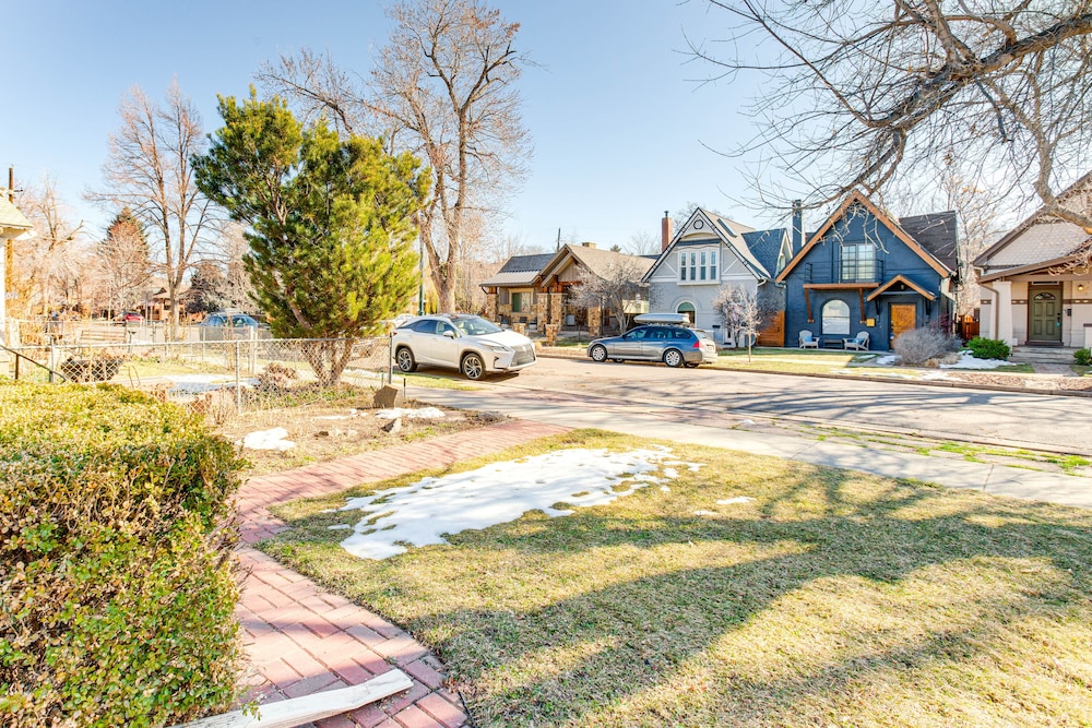 4 Mi to Downtown Denver: Washington Park Hideaway!