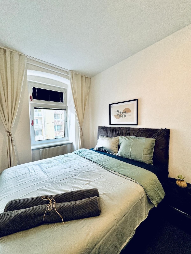 Luxury 7 Bedroom Apartment Sleeps 16