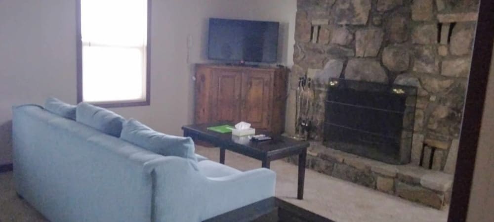 Gatlinburg Hideaway with Fireplace