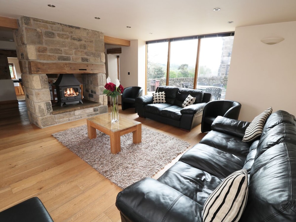 Stoneycroft Barn view 3