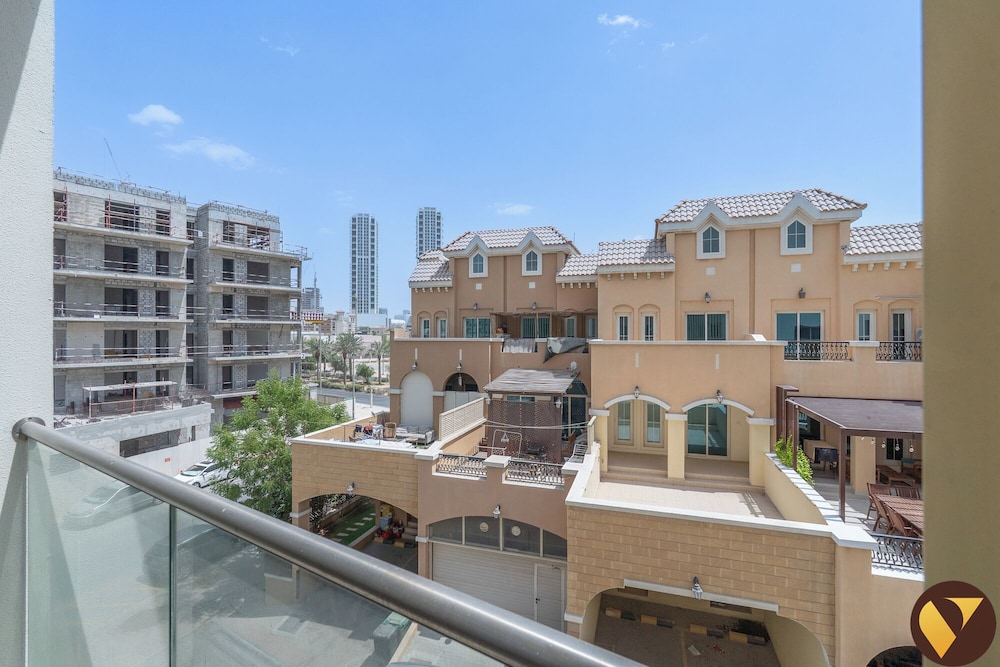 Spacious Pulse Smart Residence JVC