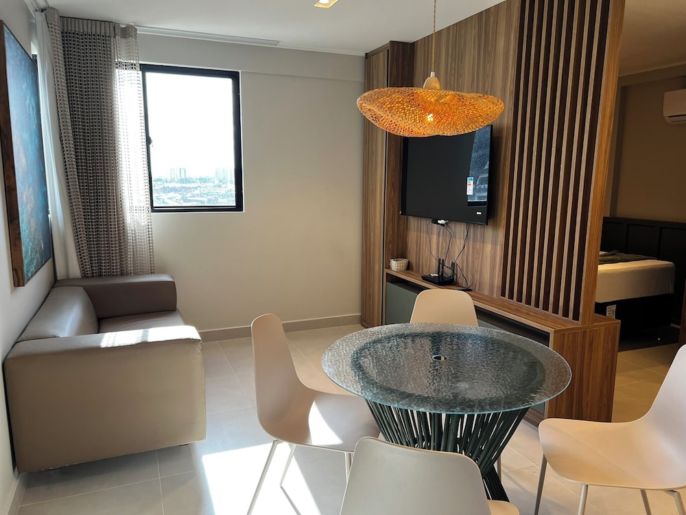 Studio Design 3 Apt 604