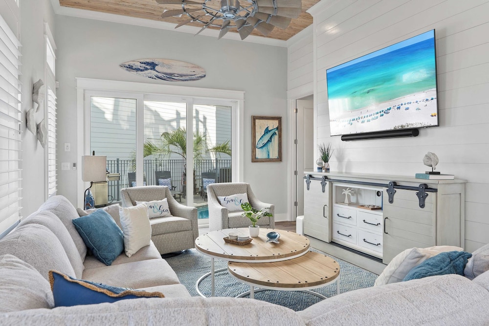 Gulf-view Retreat w/ Rooftop Deck + Private Pool Villa Anesi by Avantstay