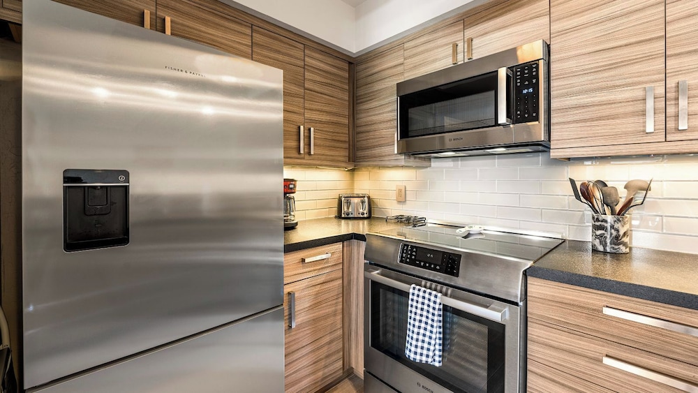 Ocean View - No Stairs! - In Unit Washer/dryer -top Floor- Vrkcv