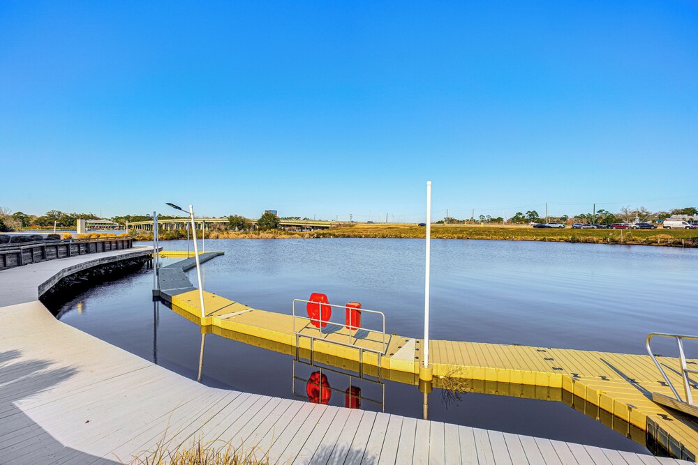 3 Mi to Gulfport Beaches: Waterfront 'casa Pesce'