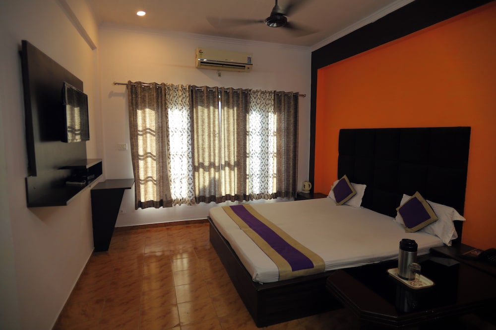 Mansarovar Hotel & Banquets