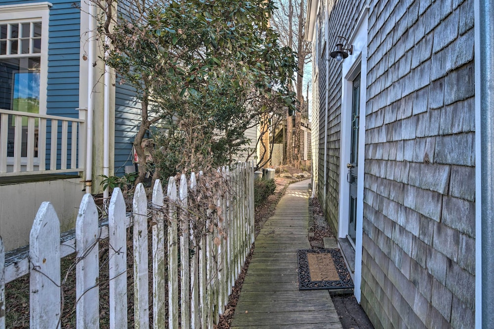 Couples Retreat in Nantucket Walk to Attractions!