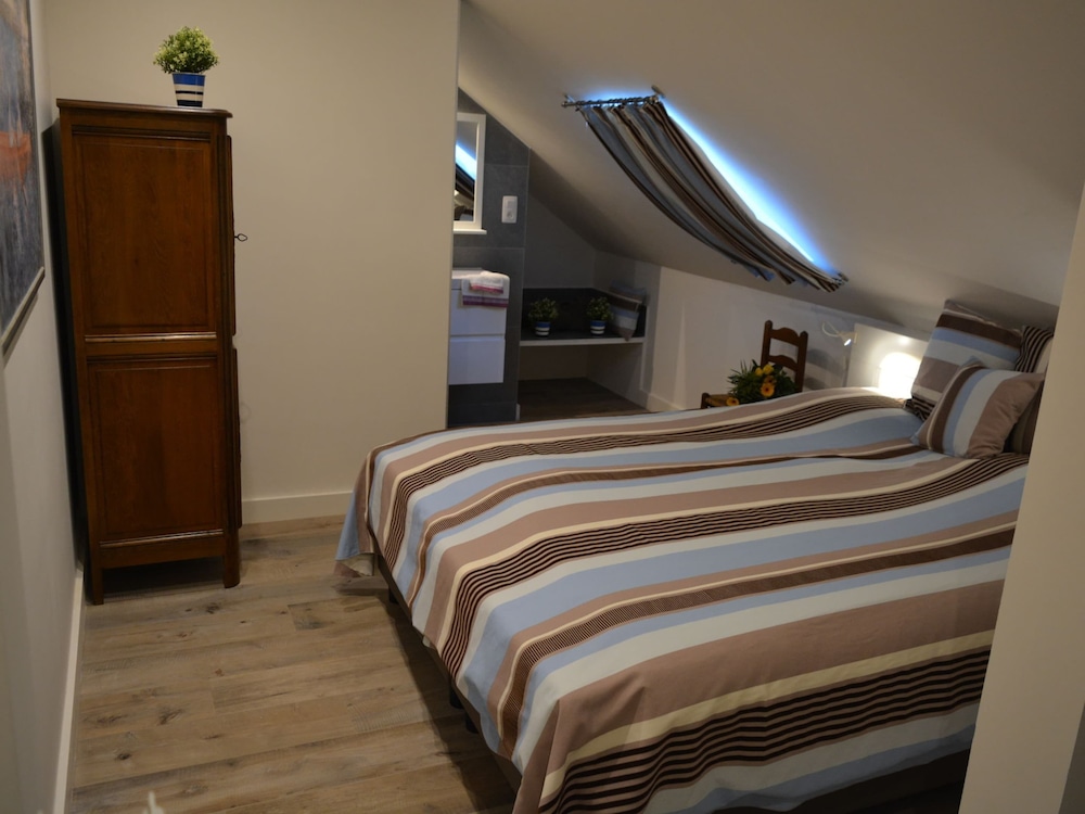 Villa in Belgium With Private Pool & Garden view 5