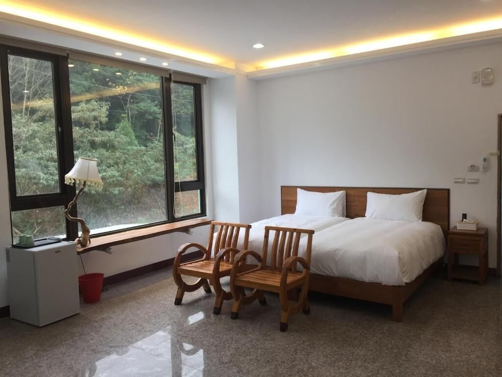 Sanyi Ju Xiang Minsu view 3