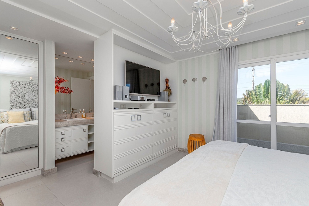 Bz45 Rua das Pedras Casa com Piscina