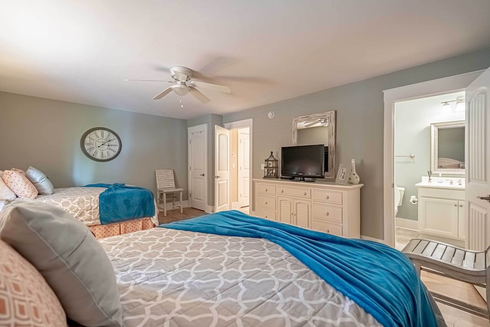 Resort Amenities: Chic North Myrtle Beach Condo! view 3