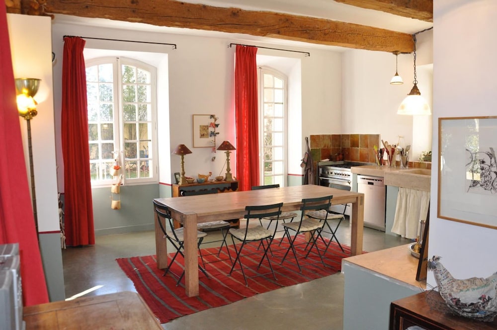 New Bastide Couronne d Aix Luxury in Aix-en-provence A Sophisticated Retreat for Families and Friends