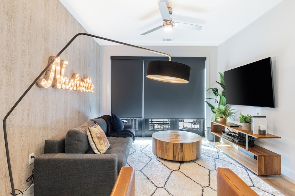 The Odyssey Apartments – by AvantStay Designer Stay in Midtown