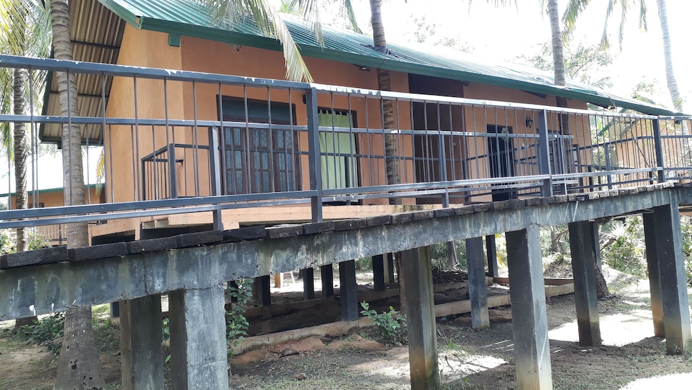 Isiwara Paura Ayurvedic lodge
