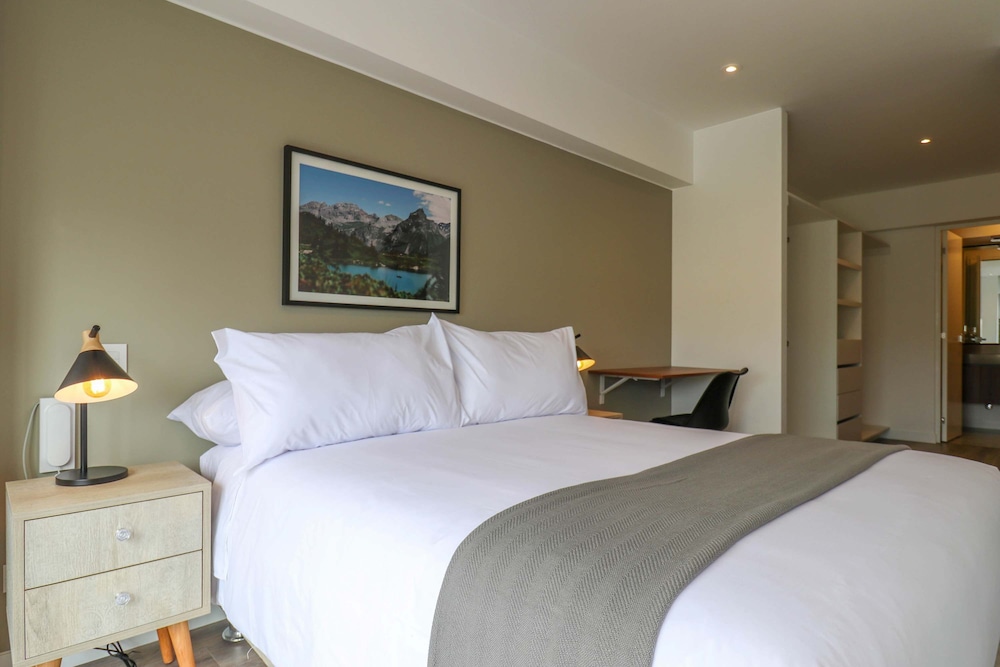 w Fabulous 2BR w Balcony in Miraflores