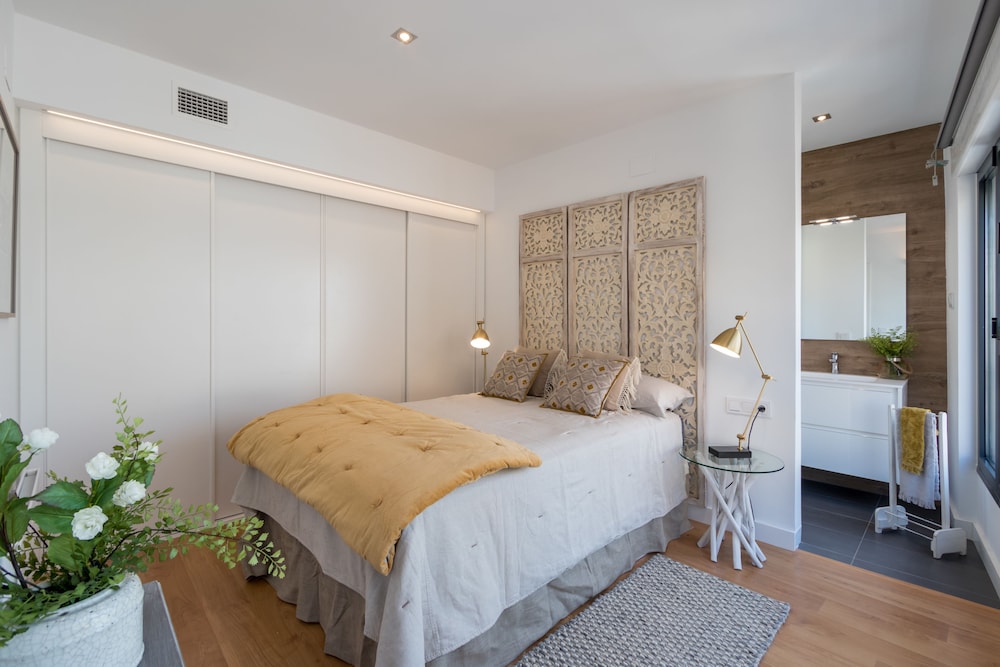 Chezmoihomes Plaza Nueva Premium