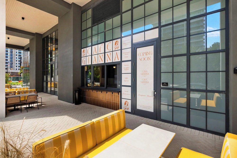 Luxury 49FL Condo with City Views