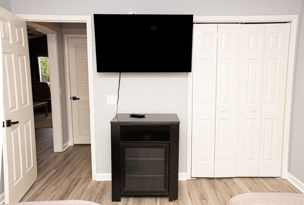Waterway Village 18g 2 Bedroom Condo