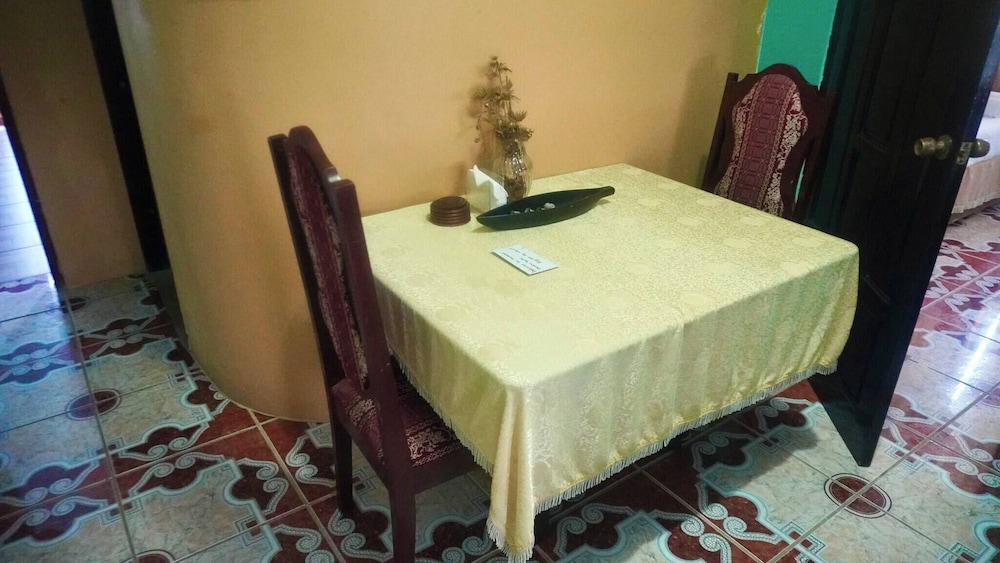 See Belize Waterside Sea View 2-bedroom Apartment w Balcony, Pool & Deck 2nd FL