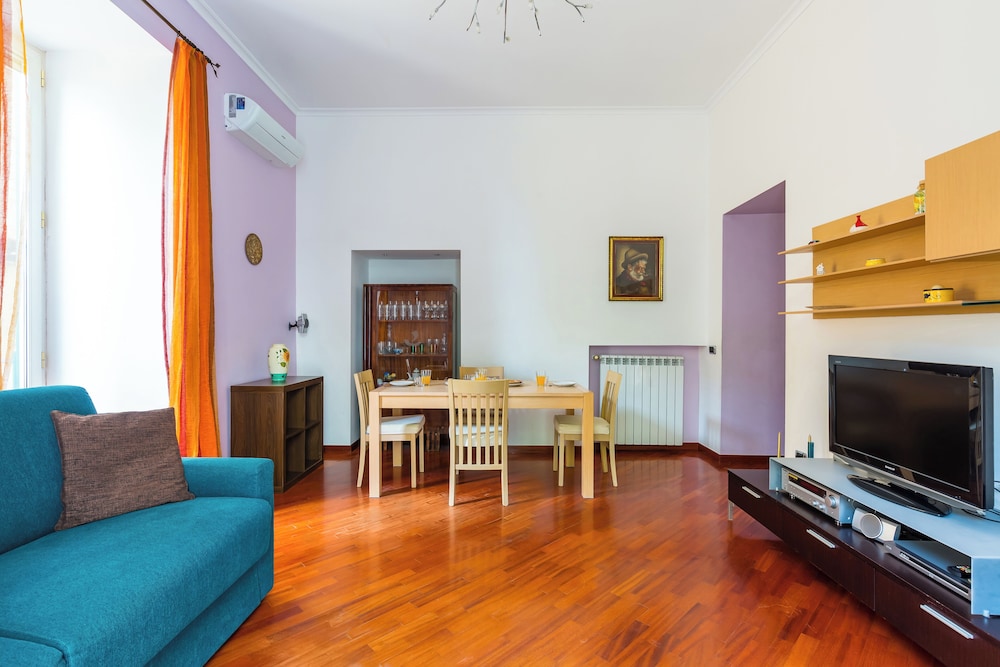 Montesanto Apartment by Wonderful ltaly