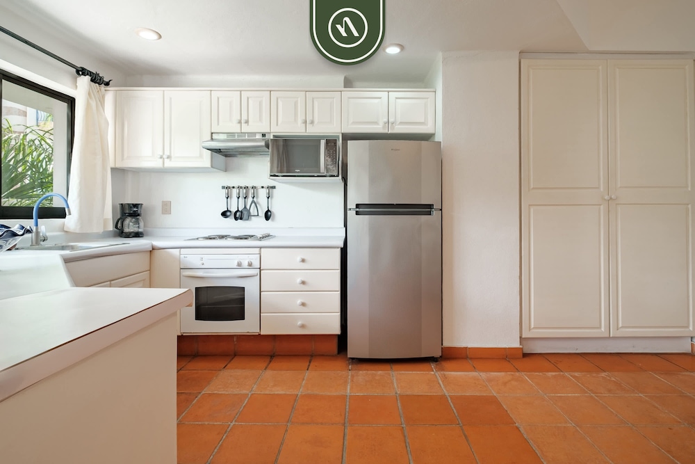 One Beach Street 310 C