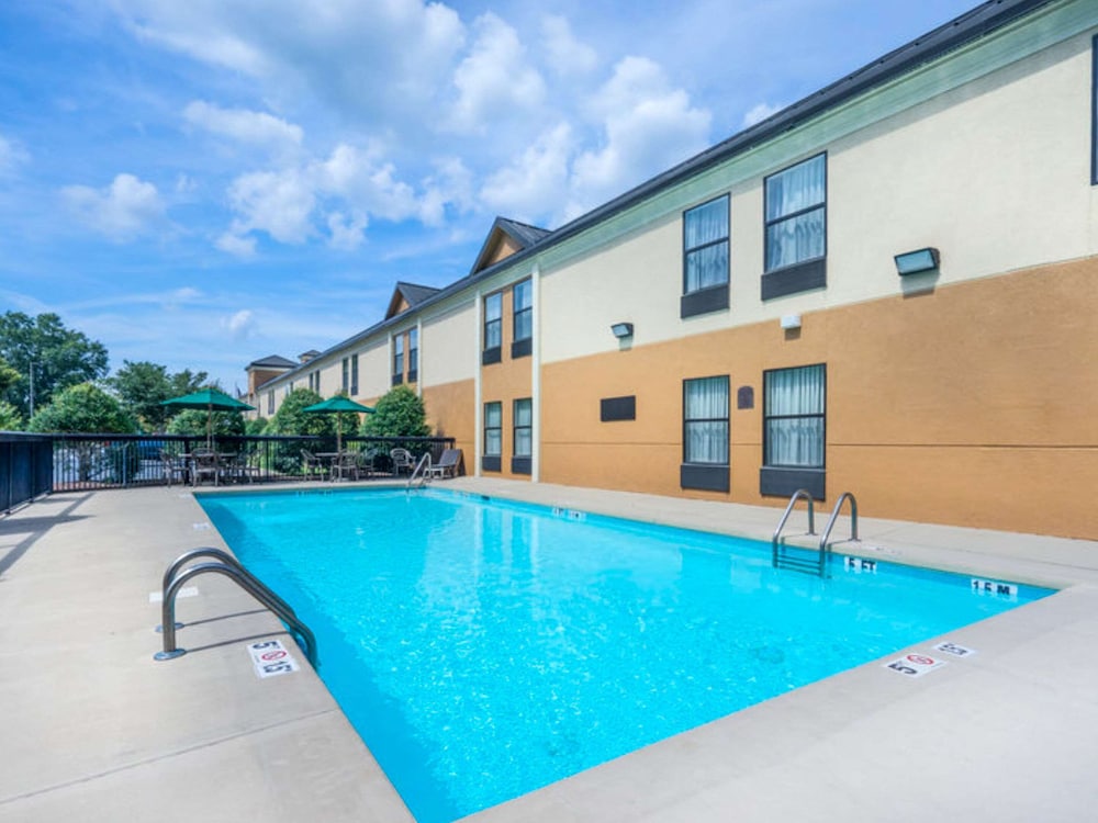 New Bern Vacations - Clarion Pointe New Bern - Property Image 13