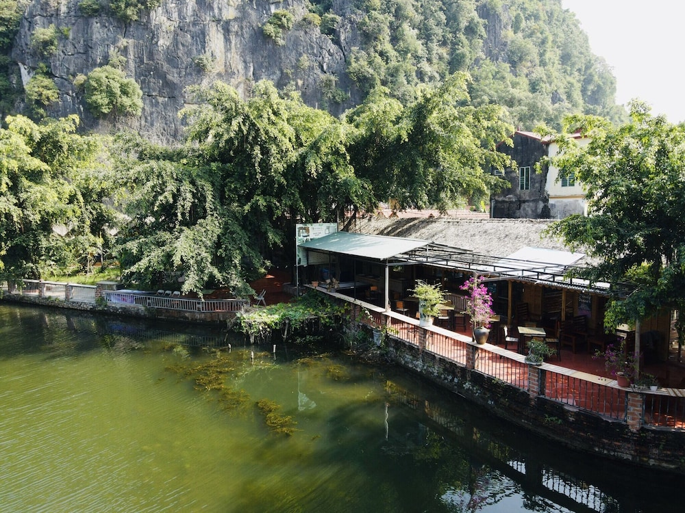 Tam Coc Bungalow