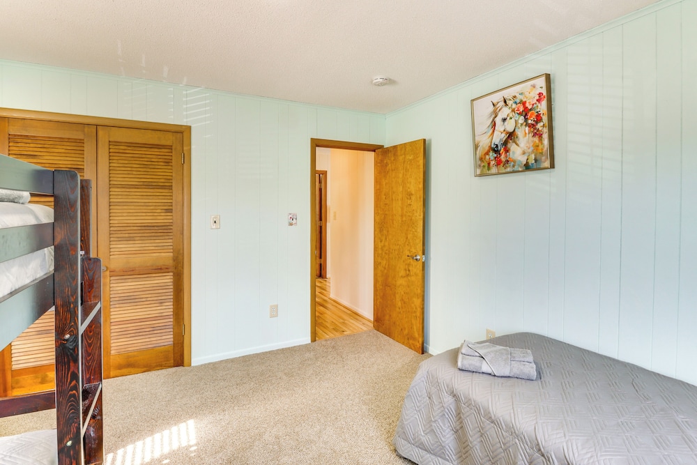 Walk to Shore: Outer Banks Beach Bungalow