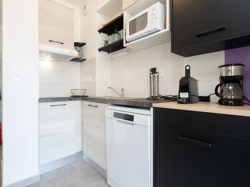 Cozy Villa Near Serignan Beach