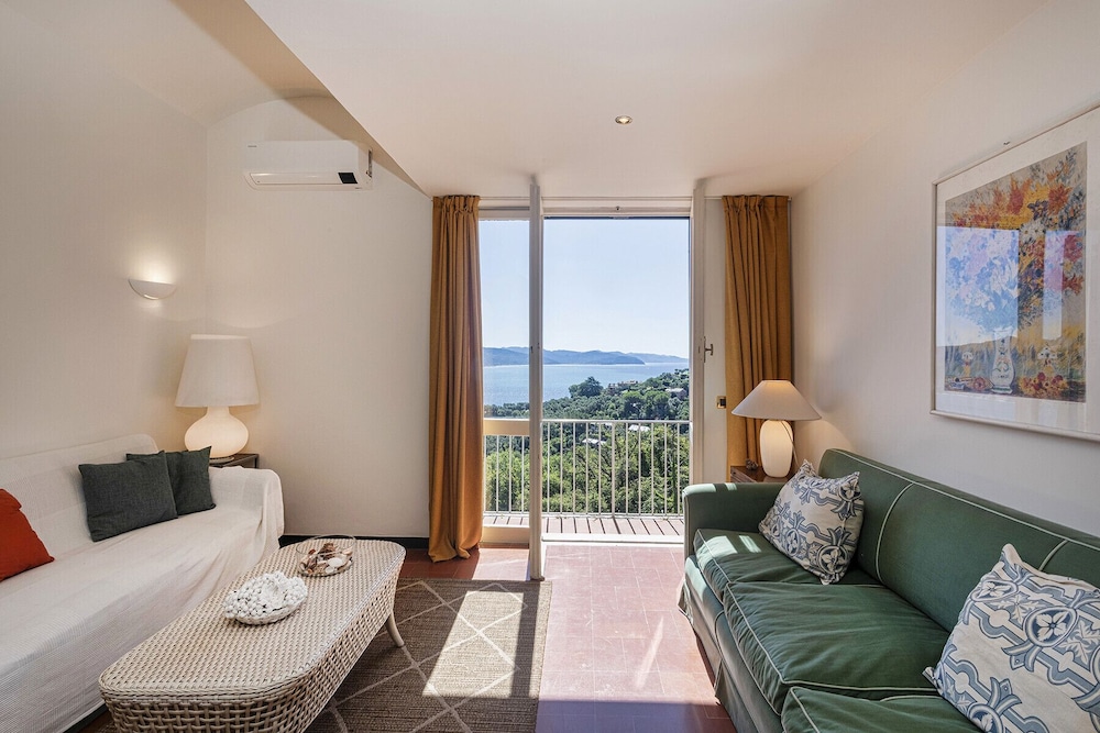 Orizzonte Blu With Terrace by Wonderful Italy