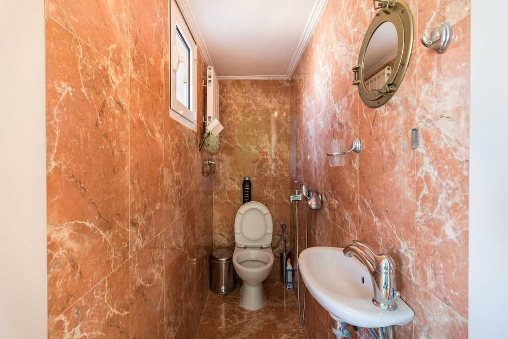 A Luxury Maisonette With Sea View photo 2