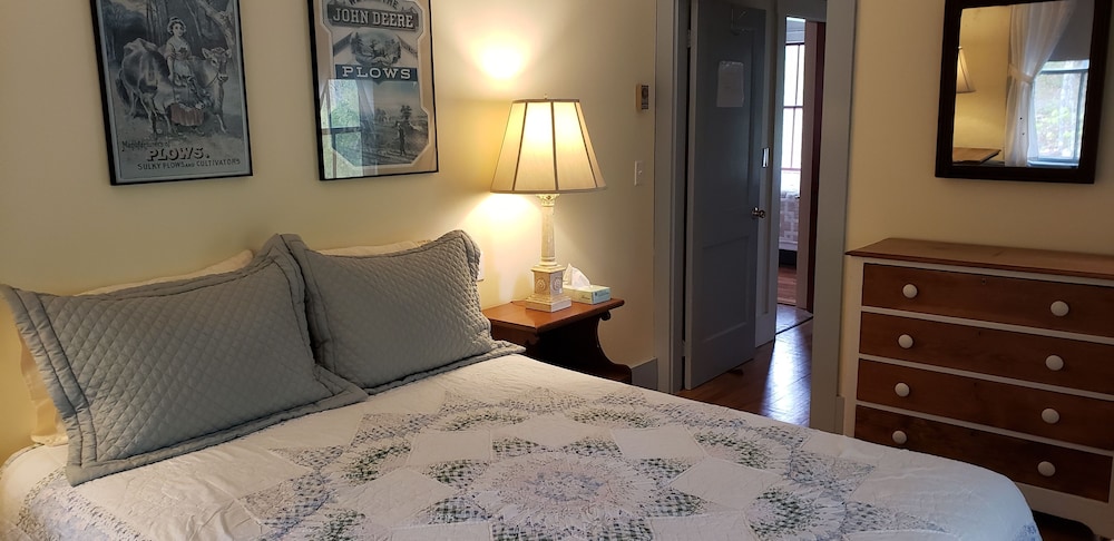 Hawks House Inn