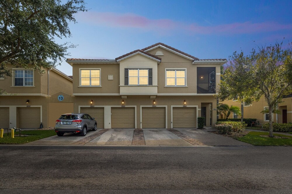 Amazing Disney Themed Oasis 3br Near Parks 3 Bedroom Townhouse by RedAwning view 5
