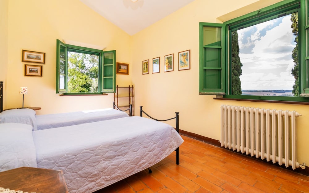 Farmhouse With Exclusive View Between Umbria and Tuscany La Godiola-albizia