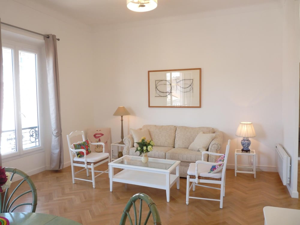 Two Bedrooms in the Center of Cannes 500 Meters From the Palais des Festival and the Croisette - 1934