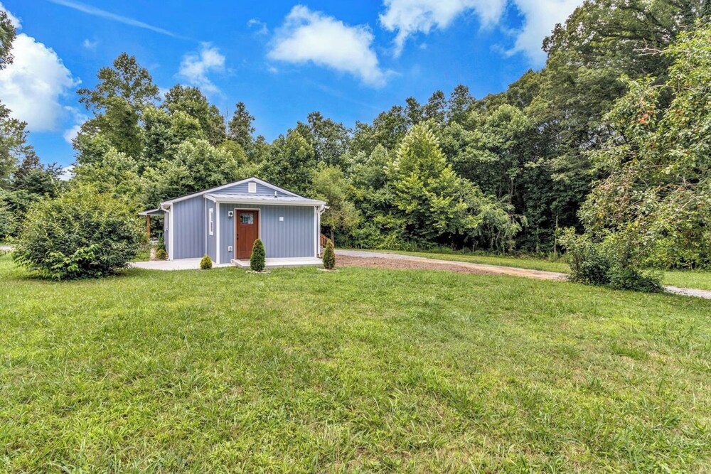 Bear Walk Cottage in Black Mountain