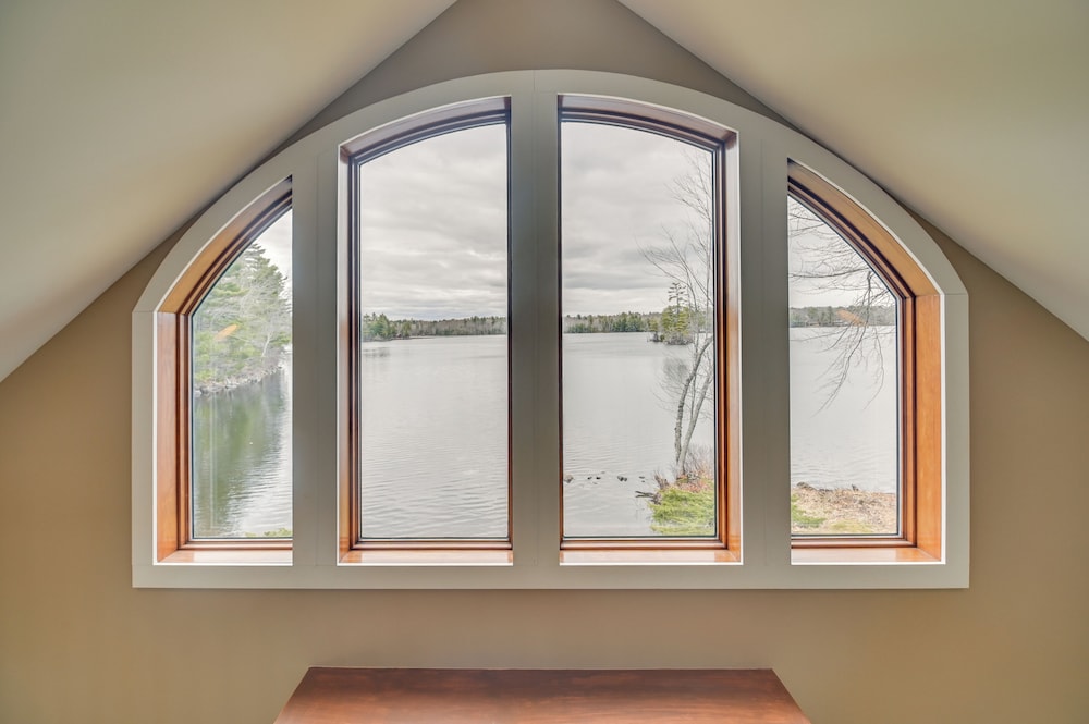 Waterfront Cabin w/ Deck: Serene Eddington Escape