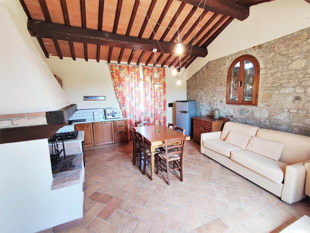 Elegant Escape in Tuscan view 5