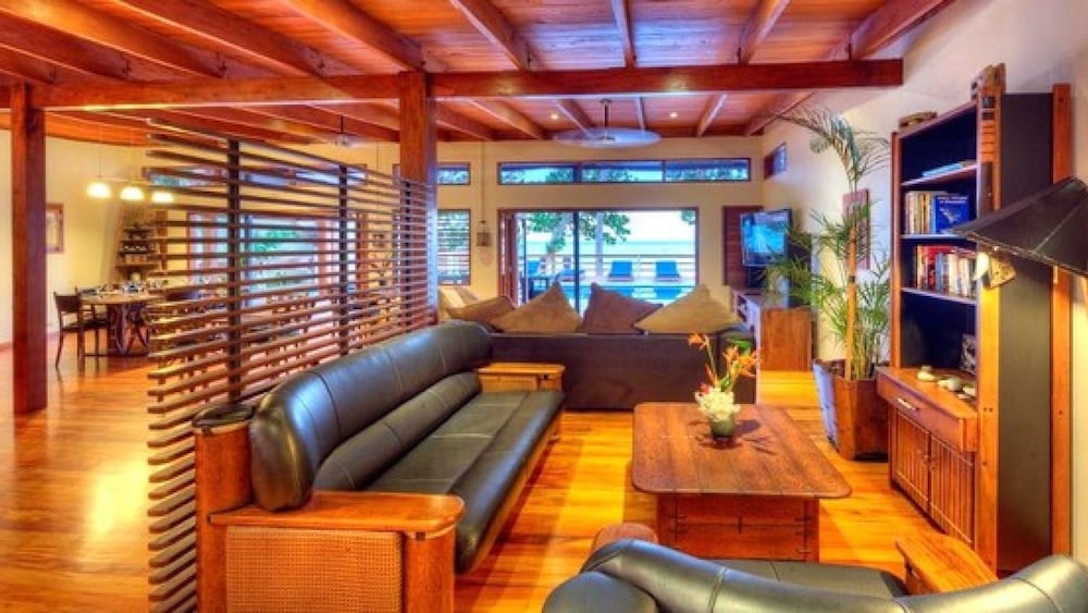 Beachfront Private Villa - view 14